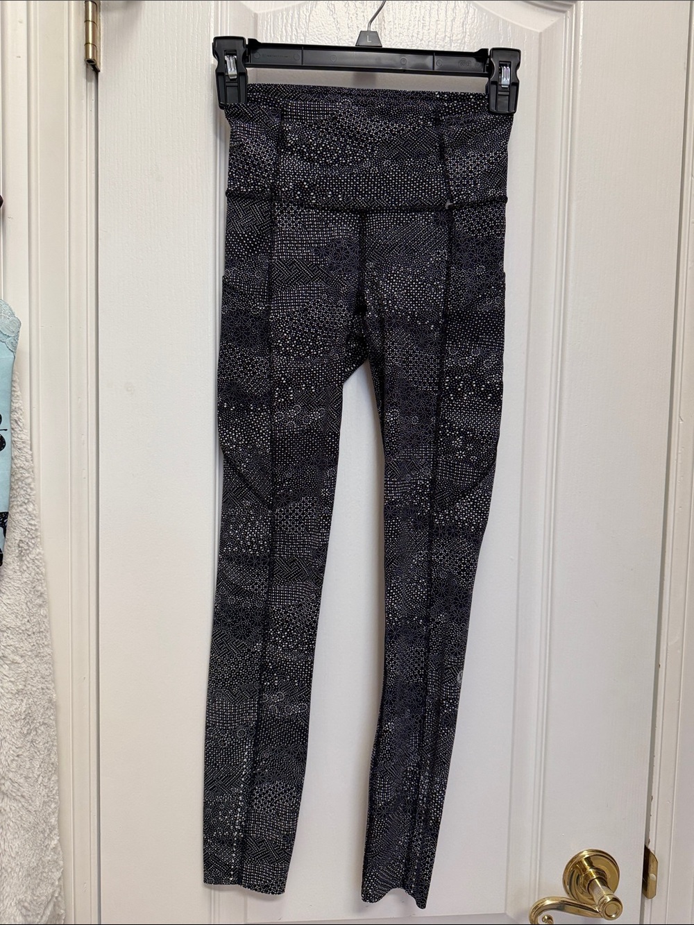 Lululemon Black Speckle Athletic Leggings with White Dot Pattern